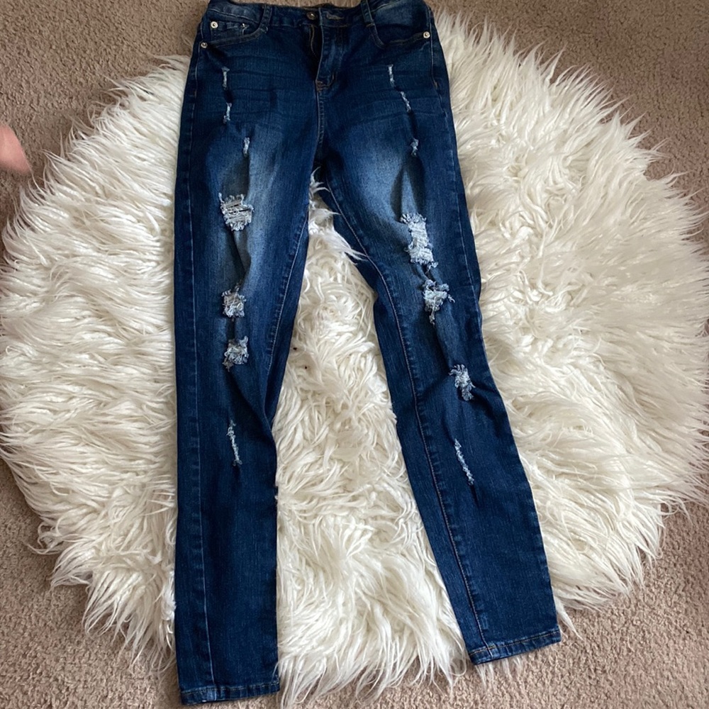 Size 6 skinny jeans pretty sure i got them on SHEIN